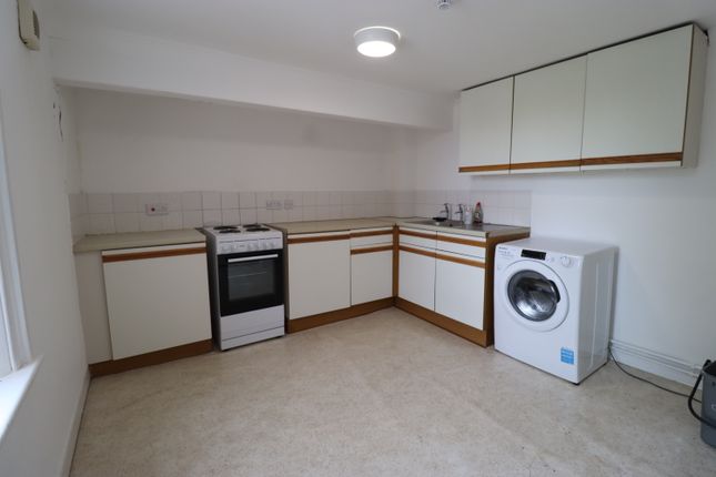 Flat 1, Crescent House, Bury St Edmunds photo 5