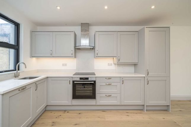 Flat 1, 1st Floor, 76, Northfield Avenue, London photo 4