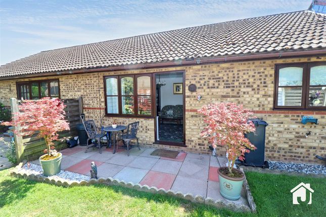 23, Pinewood Drive, Markfield photo 2