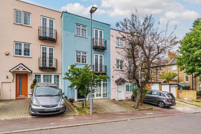 Town house for sale in Eaton Drive, Kingston Upon Thames