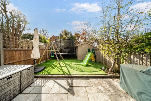 53, Brookside, Guildford photo 4