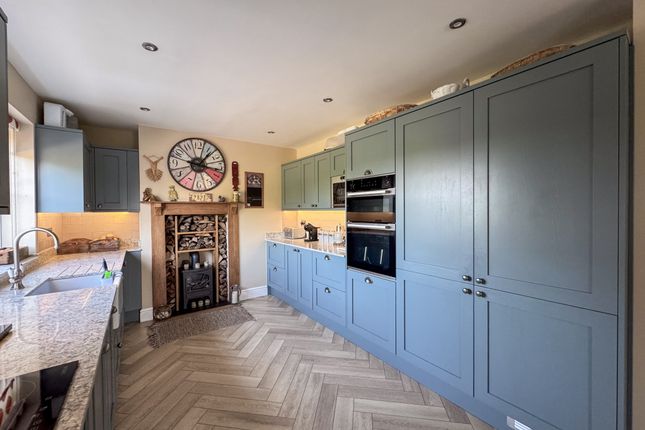 Yew Tree Cottage, Thorpe Road, Clacton-on-Sea photo 4