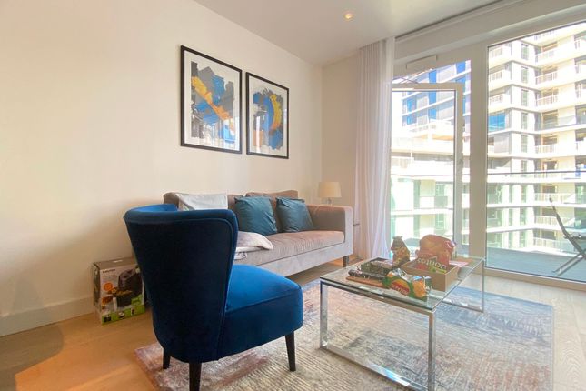 2-bed flat on 114 Lincoln Apartments, London, £900,000