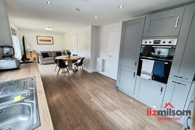 60, Rockingham Way, Burton-On-Trent photo 4