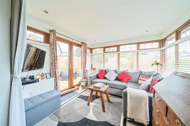 5, Clos Cae Bach, Llanelli photo 3