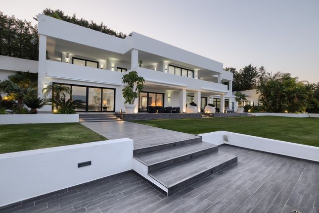 Villa for sale in Nueva Andalucia, Marbella Area, Costa Del Sol