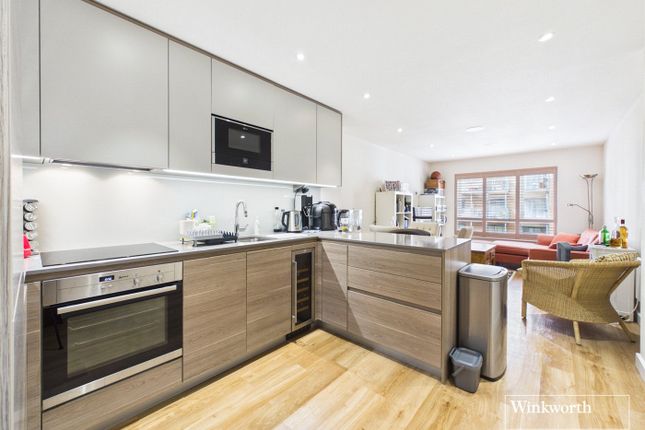 Flat 38, Constantine House, 14, Boulevard Drive, London photo 3