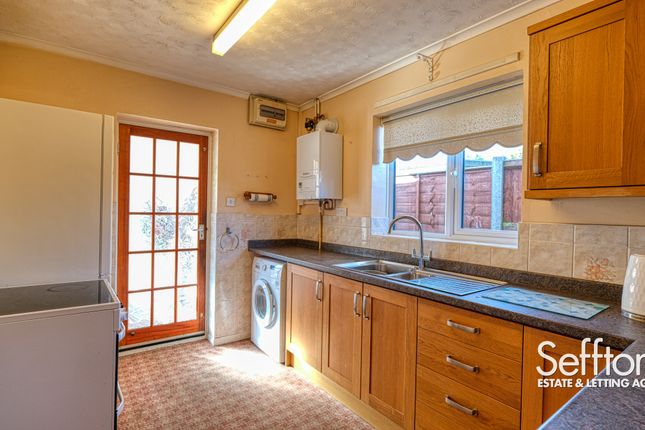 24 Charles Avenue, Norwich photo 2