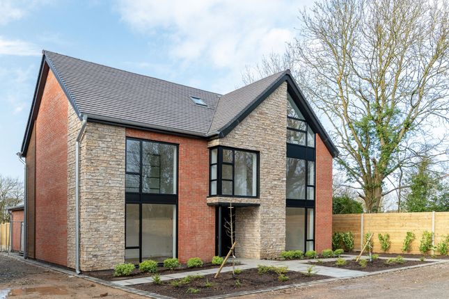 Thumbnail Detached house for sale in Dunchurch Rugby, Warwickshire