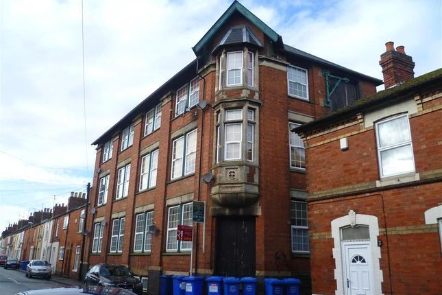 Thumbnail Flat to rent in Havelock Street, Kettering