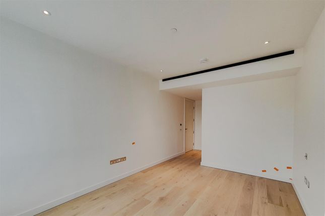 103 Holmby House, 2 Prospect Way, London photo 4