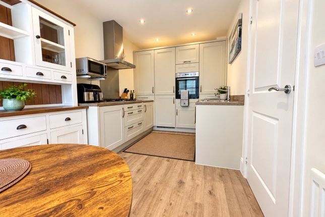 21 Park Grove, Holsworthy Devon, Devon photo 2