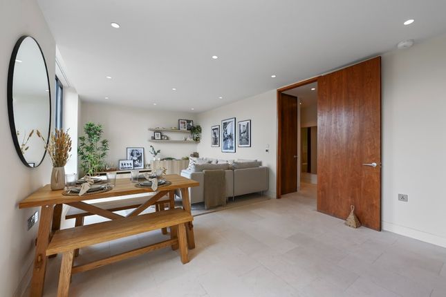 6 Latitude House, Oval Road, London photo 2