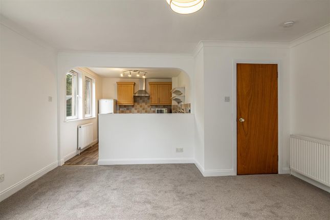 16, Quarrydene, Melrose photo 4