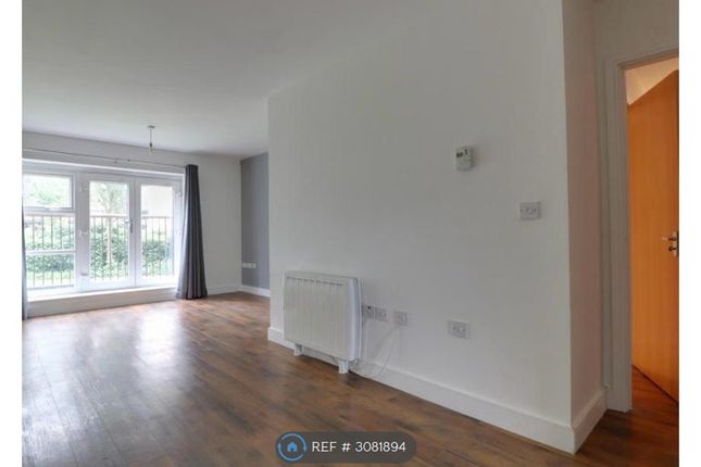 Eddleston Court Riverside Close, Romford photo 5