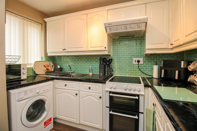 17, Marston Walk, Altofts photo 3