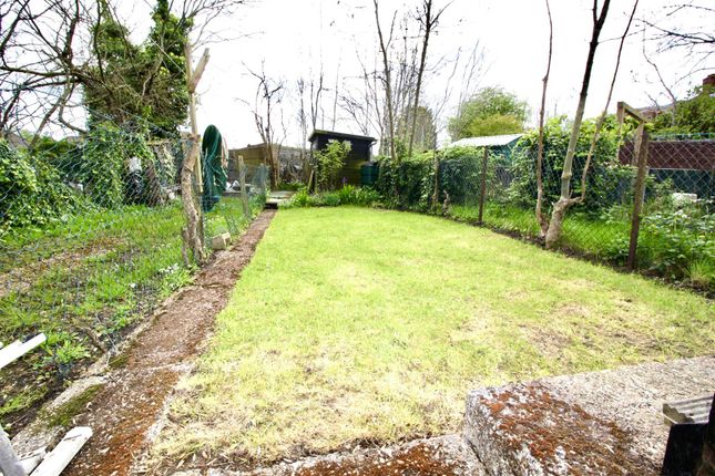 97a, Birkbeck Avenue, Greenford photo 2