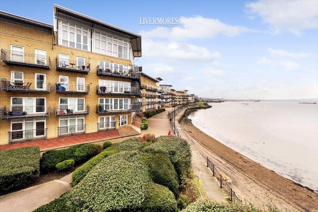 Thumbnail Flat for sale in Carmichael Avenue, Greenhithe, Kent