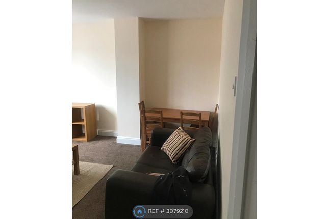 Flat, Luton photo 4
