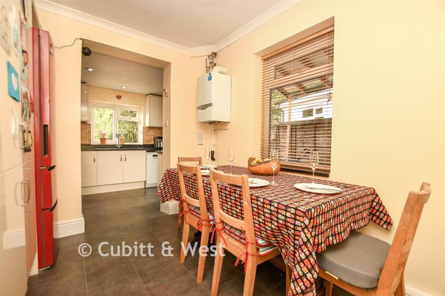 17, Linnell Road, Redhill photo 4
