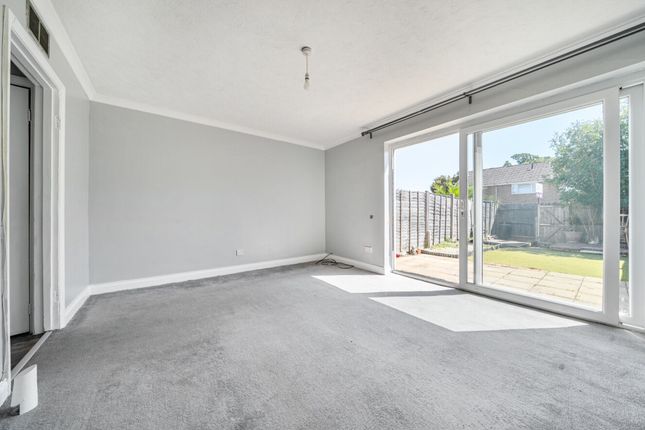 14 Pryors Green, Bognor Regis photo 2