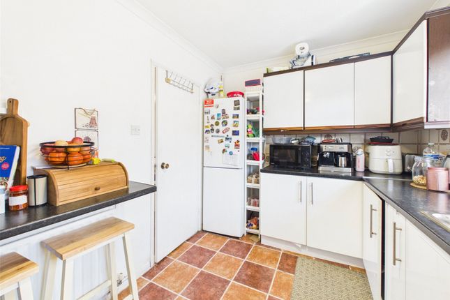 Flat 4, St. Christophers Close, Isleworth photo 4