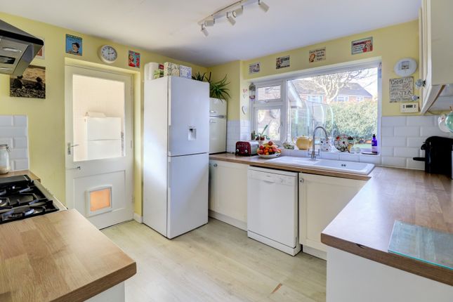 7, Wycombe Road, High Wycombe photo 3