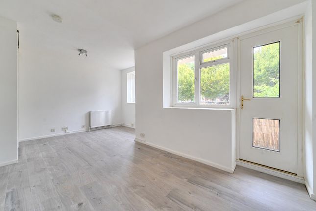 2, Stuart House, Priestwood photo 3