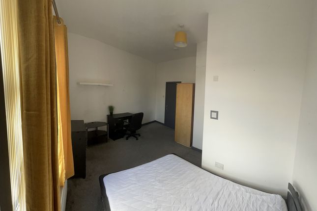 Room to rent in Seymour Street, Radcliffe M26