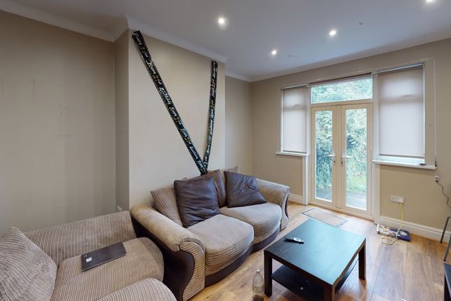 4-bed terraced on Dennistead Crescent, Leeds, £2,140/mo