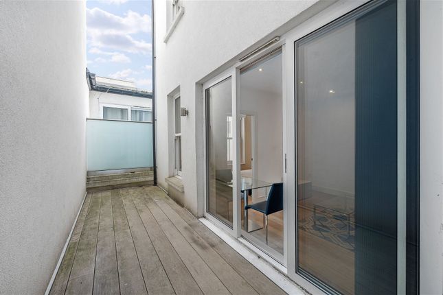 164 - 166,Flat 3, King Street, London photo 3