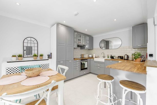 36A, Tavistock Crescent, London photo 3