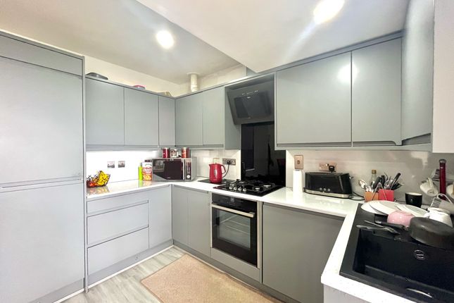 75 Ascot Drive, Bradford photo 3