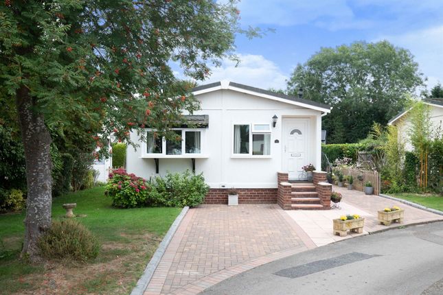 Mobile/park home for sale in Woodcot Park, Wilmcote, Stratford-Upon-Avon