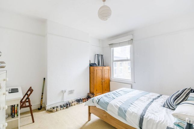 Thumbnail Maisonette to rent in Weir Road, Balham, London