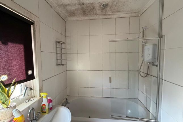21, Huntingtower Road, Glasgow photo 5