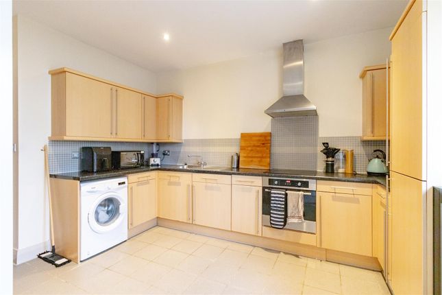 4 Hartley Court, Pittville Circus Road, Cheltenham photo 4