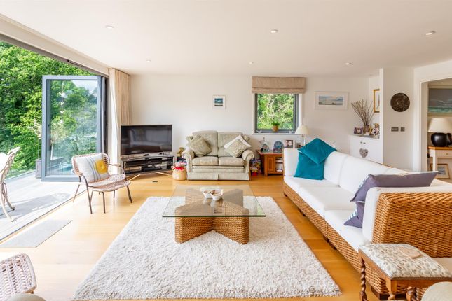 9, Solent Lawns, Gurnard photo 3