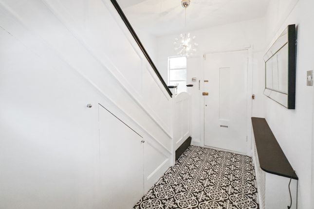 57, Heron Hill, Belvedere photo 5