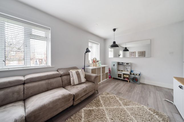 Maisonette for sale in Thirlmere Avenue, Slough, Berkshire