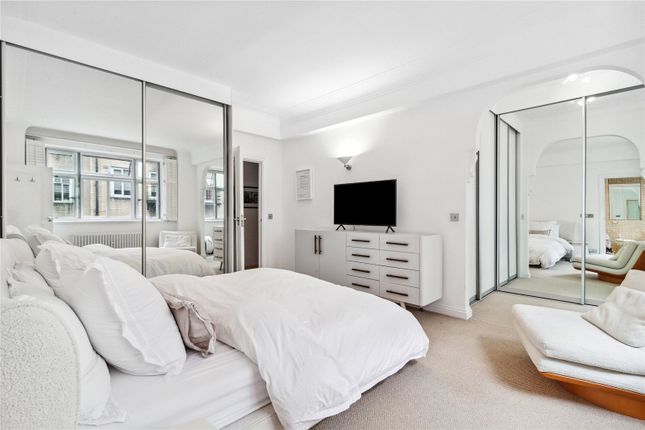 Thumbnail Flat to rent in Portland Place, Fitzrovia
