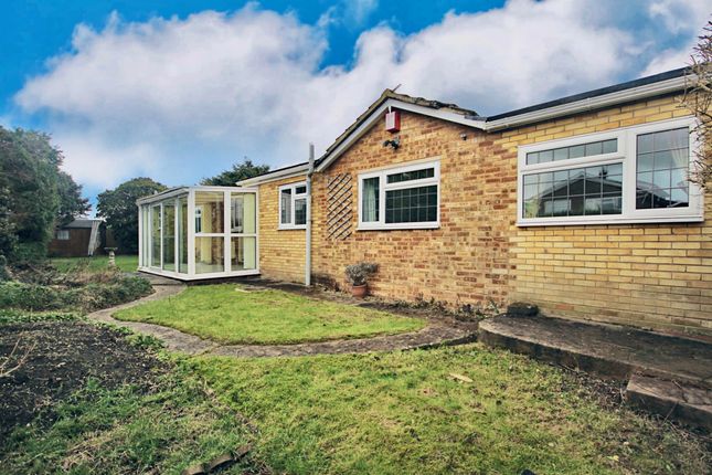 Thumbnail Detached bungalow for sale in Putnams Drive, Aston Clinton, Aylesbury