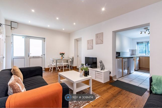 4-bed house on Nottingham, £2,513/mo