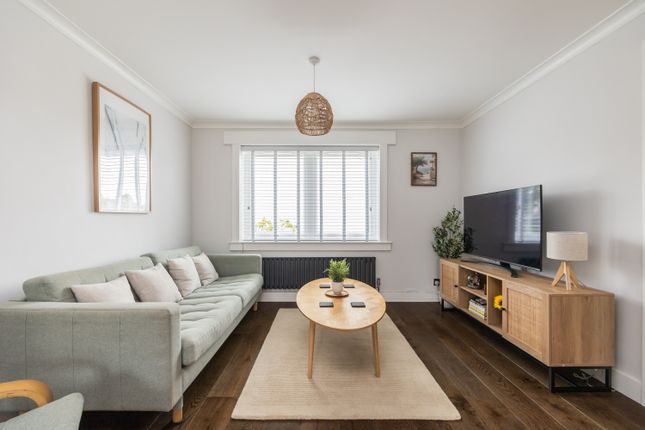 90, Gordon Avenue, Bonnyrigg photo 4