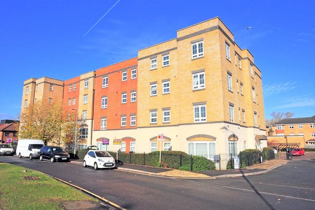 Thumbnail Flat to rent in Holyhead Mews, Slough, Berkshire