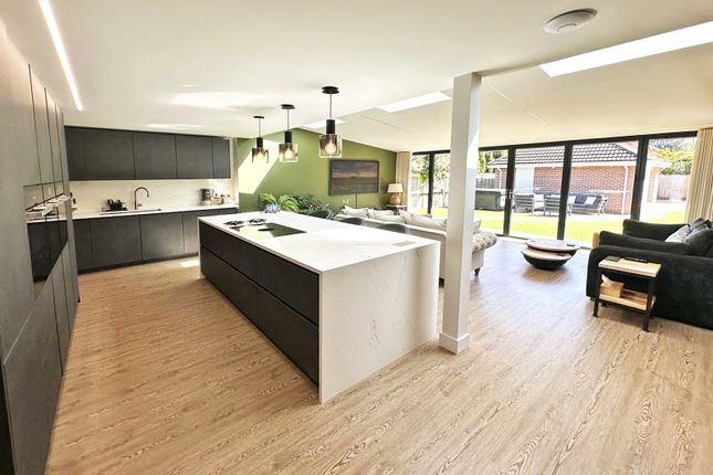 54, New Forest Drive, Hampshire photo 4