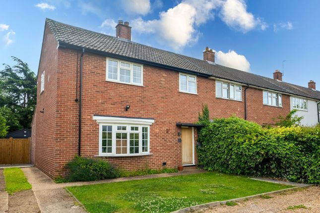 3-bed semi-detached on 5 Haden Way, Cambridge, £400,000