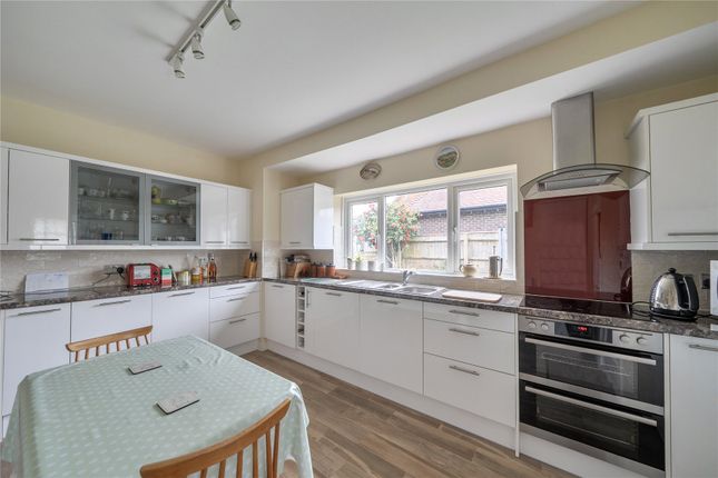 25, Rookes Lane, Hampshire photo 3