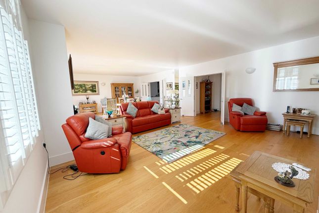 10, Rougemont, West Malling photo 2