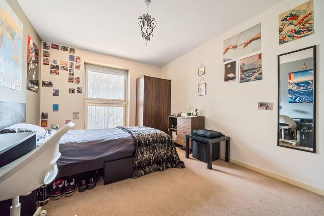 Flat for sale in Stanmore, Middlesex